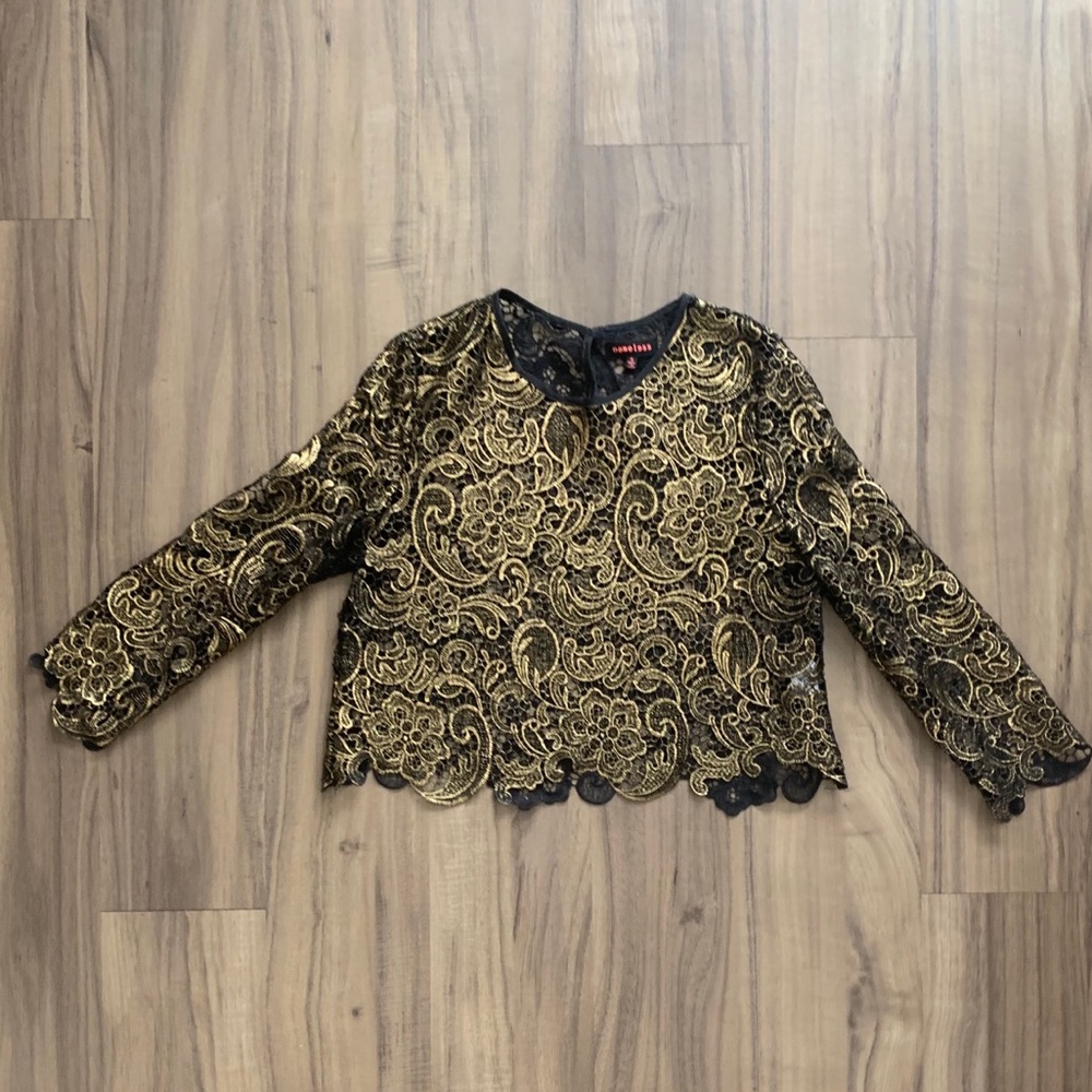 Black cropped blouse with crochet design in gold